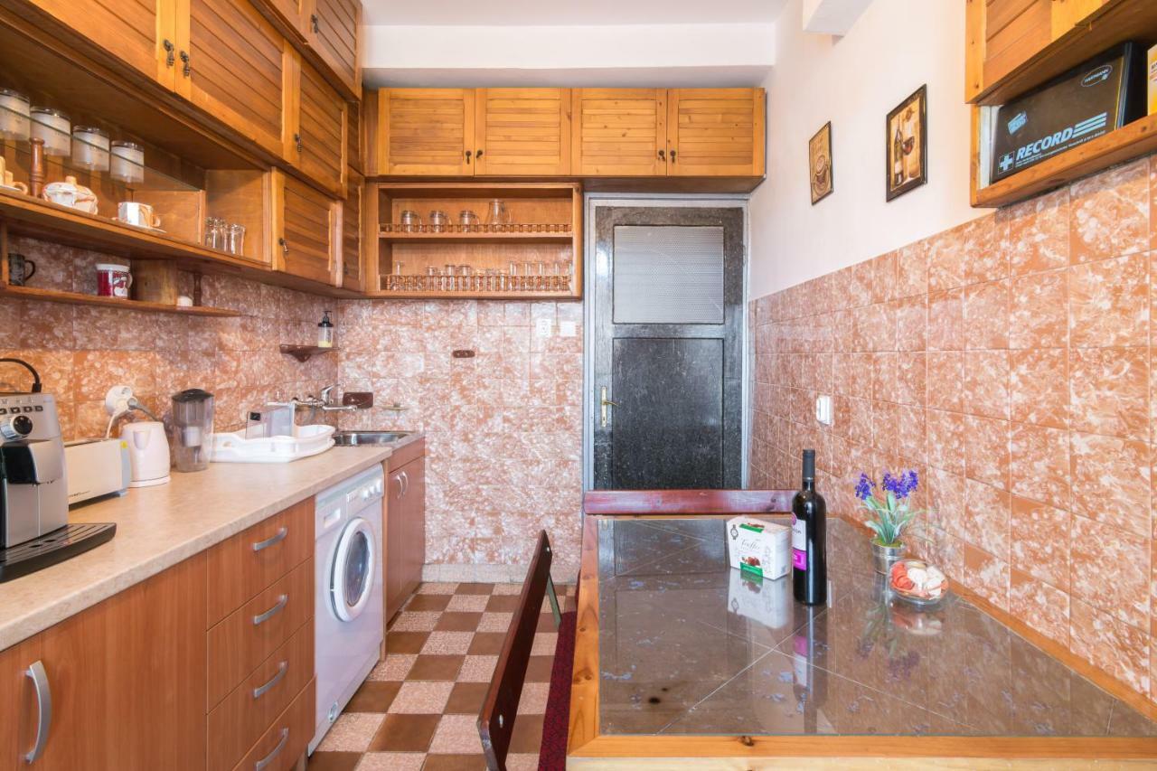 Apartment Rakovski Street Three Bedroom Ten People Spacious Sofia
