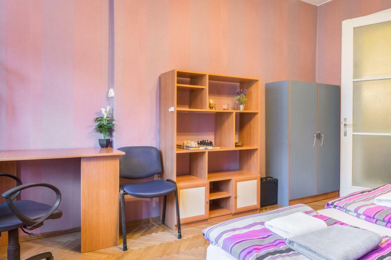 Apartment Rakovski Street Three Bedroom Ten People Spacious Sofia
