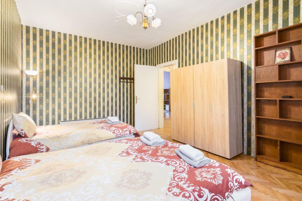 Apartment Rakovski Street Three Bedroom Ten People Spacious Sofia