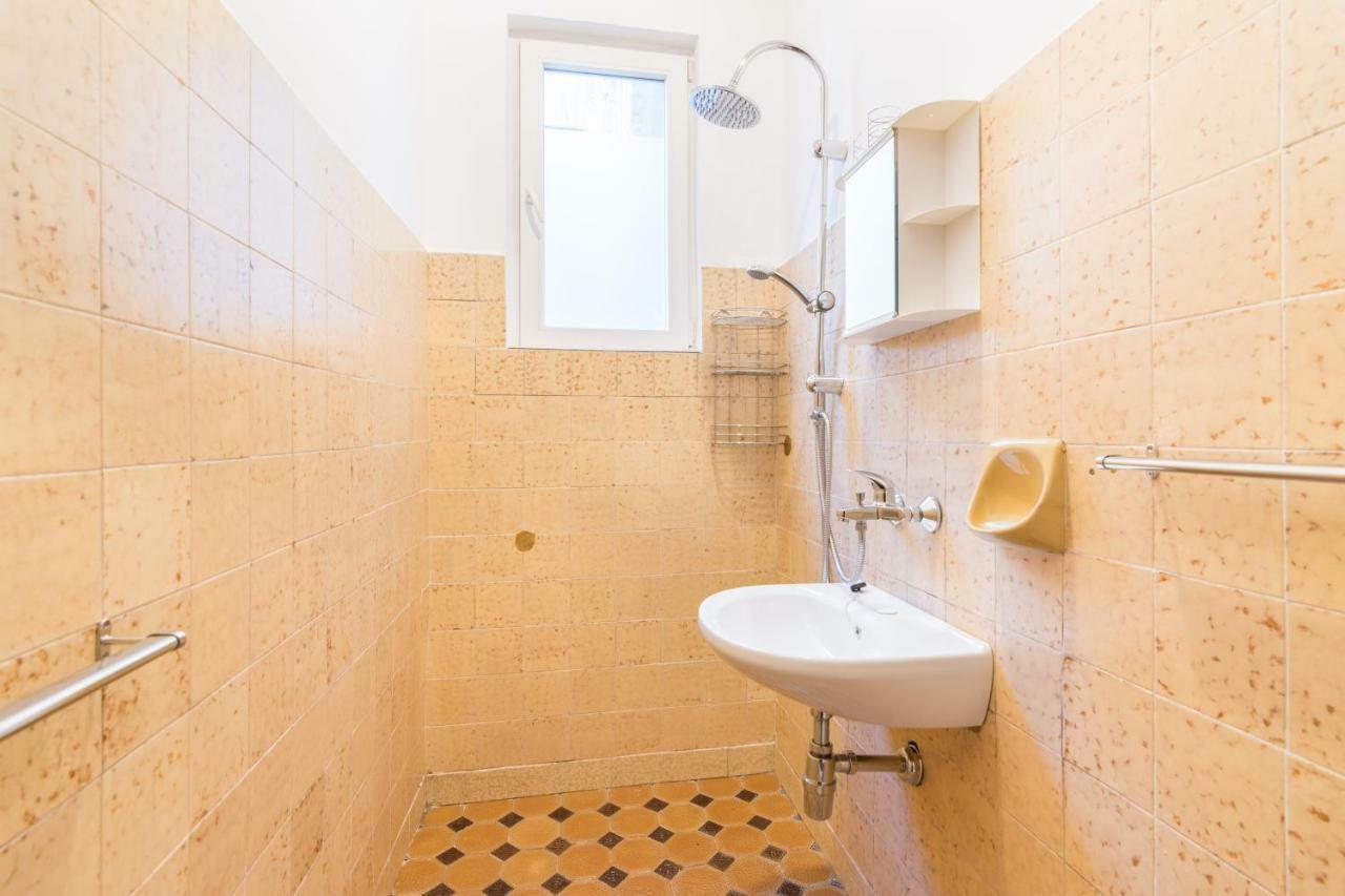 Apartment Rakovski Street Three Bedroom Ten People Spacious Sofia